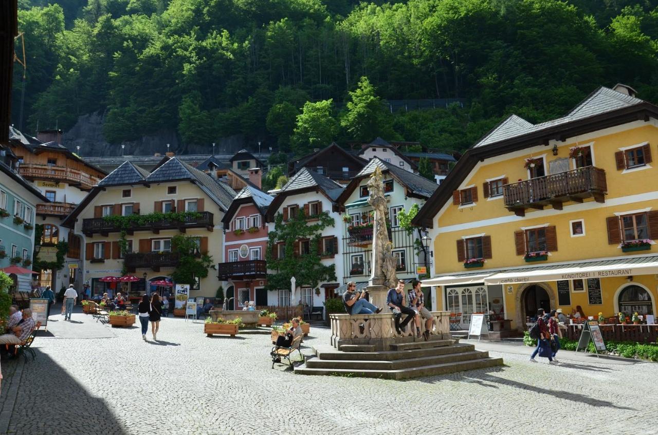 Haus Am Hof - 15Th Century House At The Lake, Near The Marketplace, With A Balcony Hallstatt Exterior foto